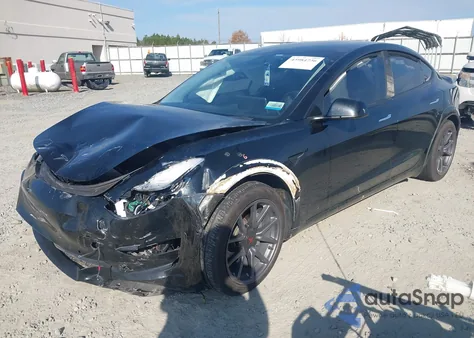 2019 Tesla Model 3 Long Range/Performance из США, поврежденный, VIN 5YJ3E1EB1KF385555